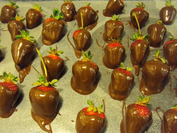 Peanut Butter Chocolate Covered Strawberries