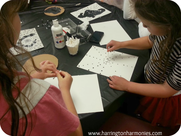 The kids enjoyed seeing what they could create using dots. | Harrington Harmonies